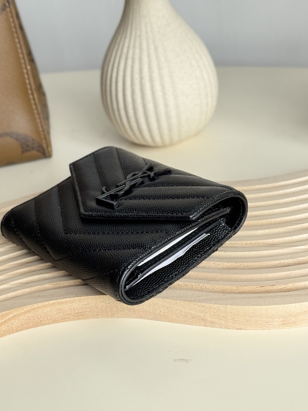 イヴサンローラン財布側面デザイン